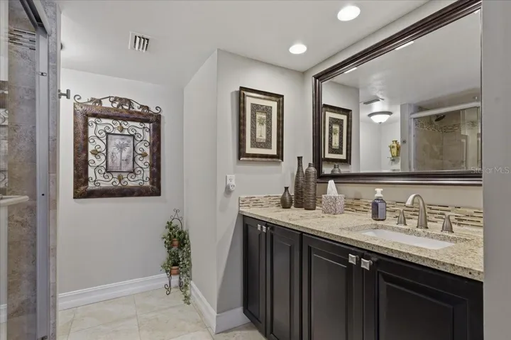 SPACIOUS GUEST BATH