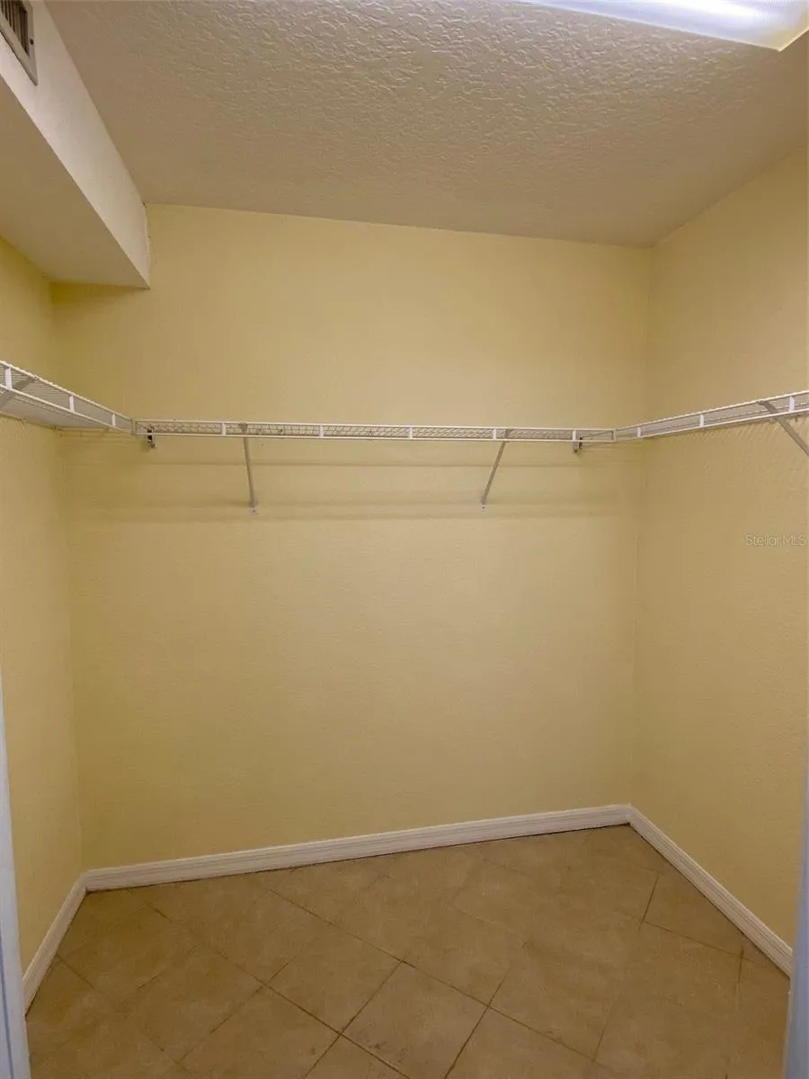 walk in closet