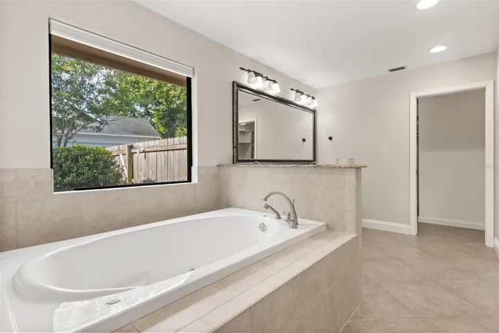 Primary garden tub with jets