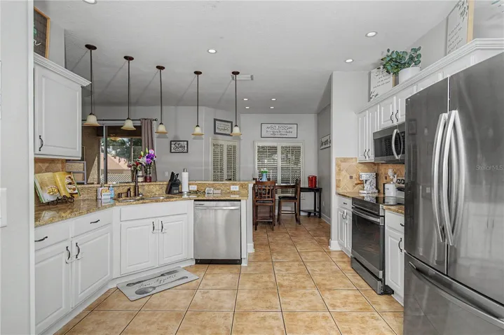 Eat-in Kitchen
