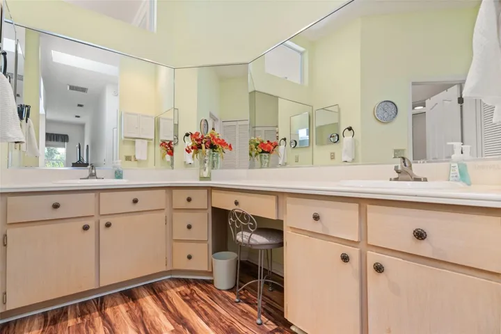Dual sinks in Master Bath