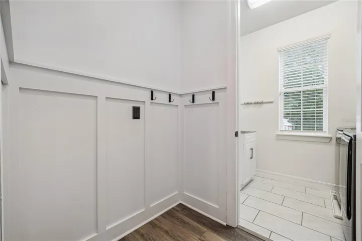 Mudroom\Drop zone