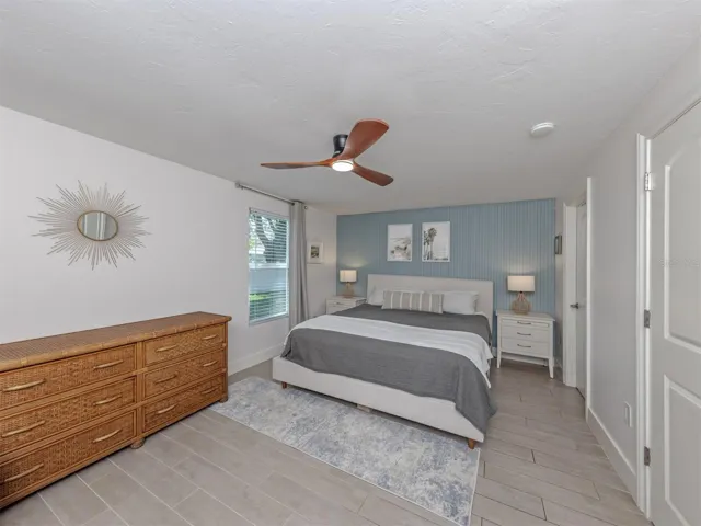 Extra large main bedroom