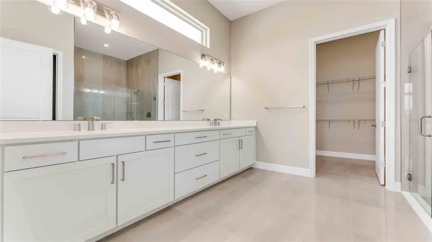 Owner's Bath