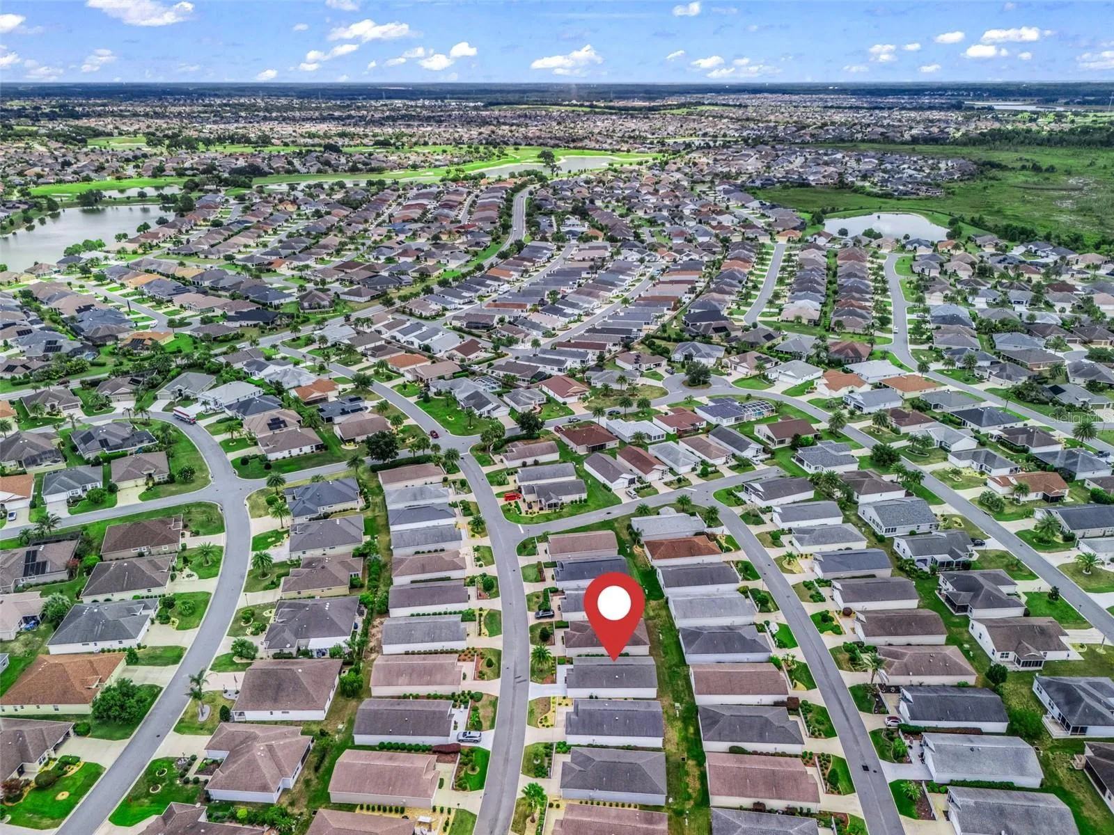 Close to Dunedin Adult Pool &amp; Recreation Center!
