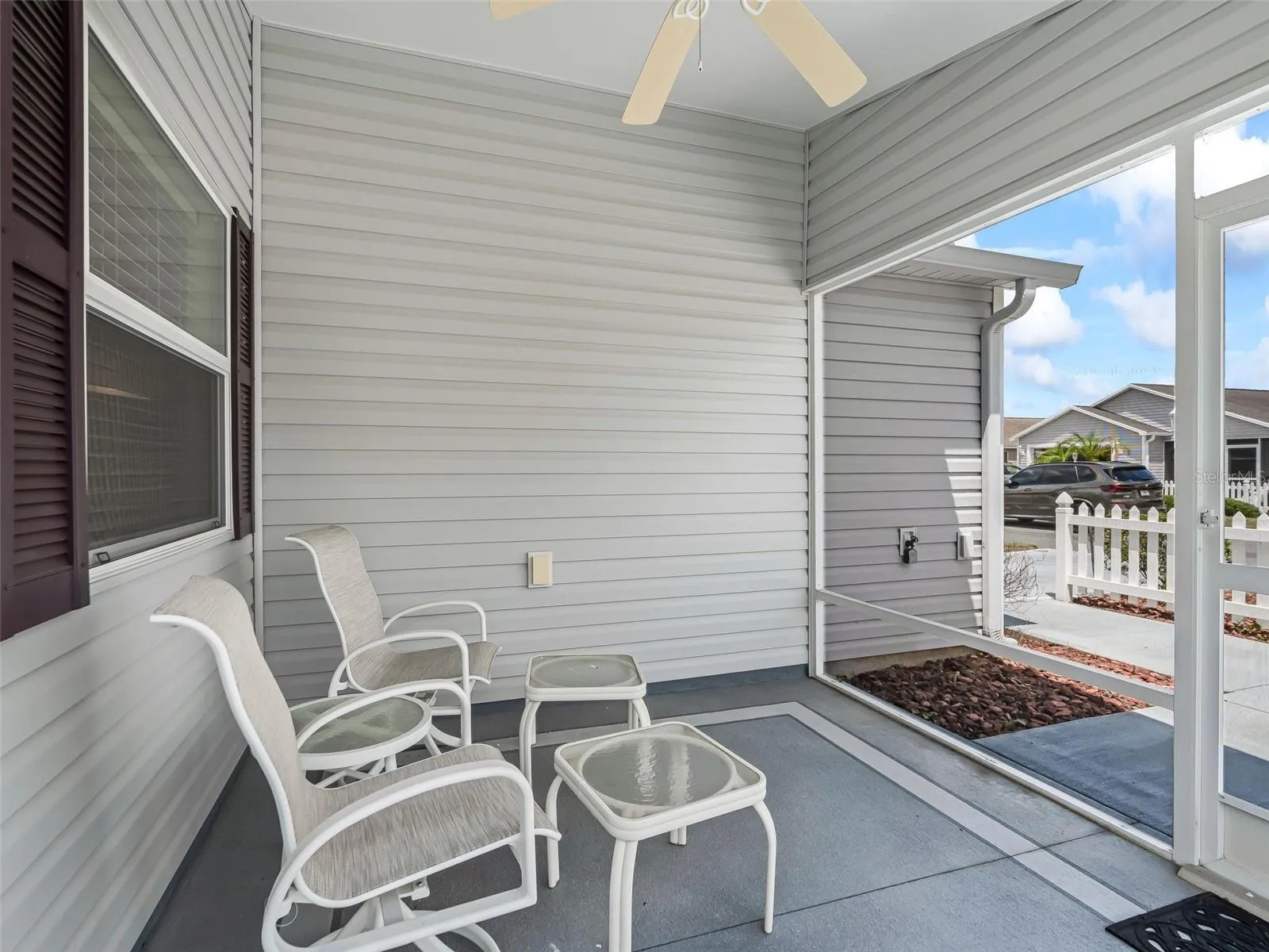 11 x 10 Front Screened Lanai
