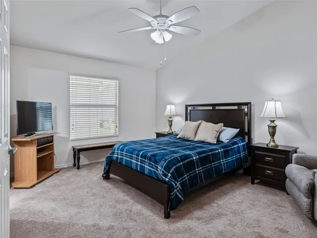 Primary Suite w/Vaulted ceiling