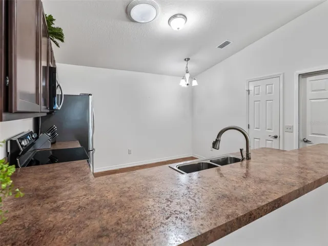 Kitchen w/Vaulted ceiling