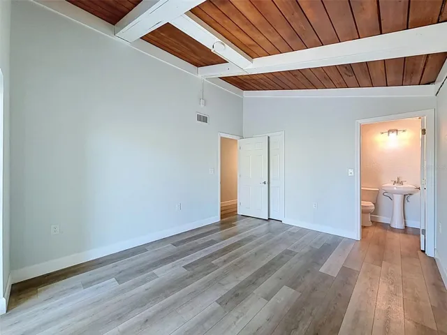 Now let's head into the bathroom