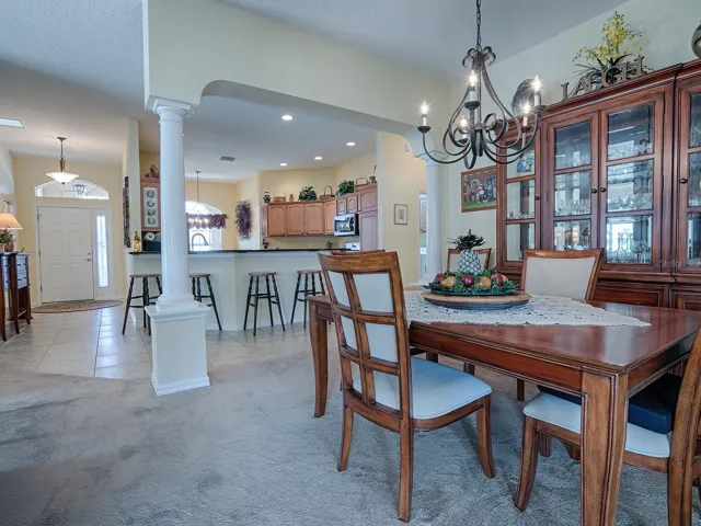 NICE DINING ROOM FOR MORE FORMAL ENTERTAINING.
