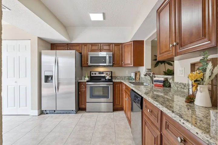 Beautiful Raised Panel Wood Cabinets