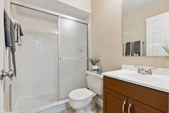 Upstairs Bath 2