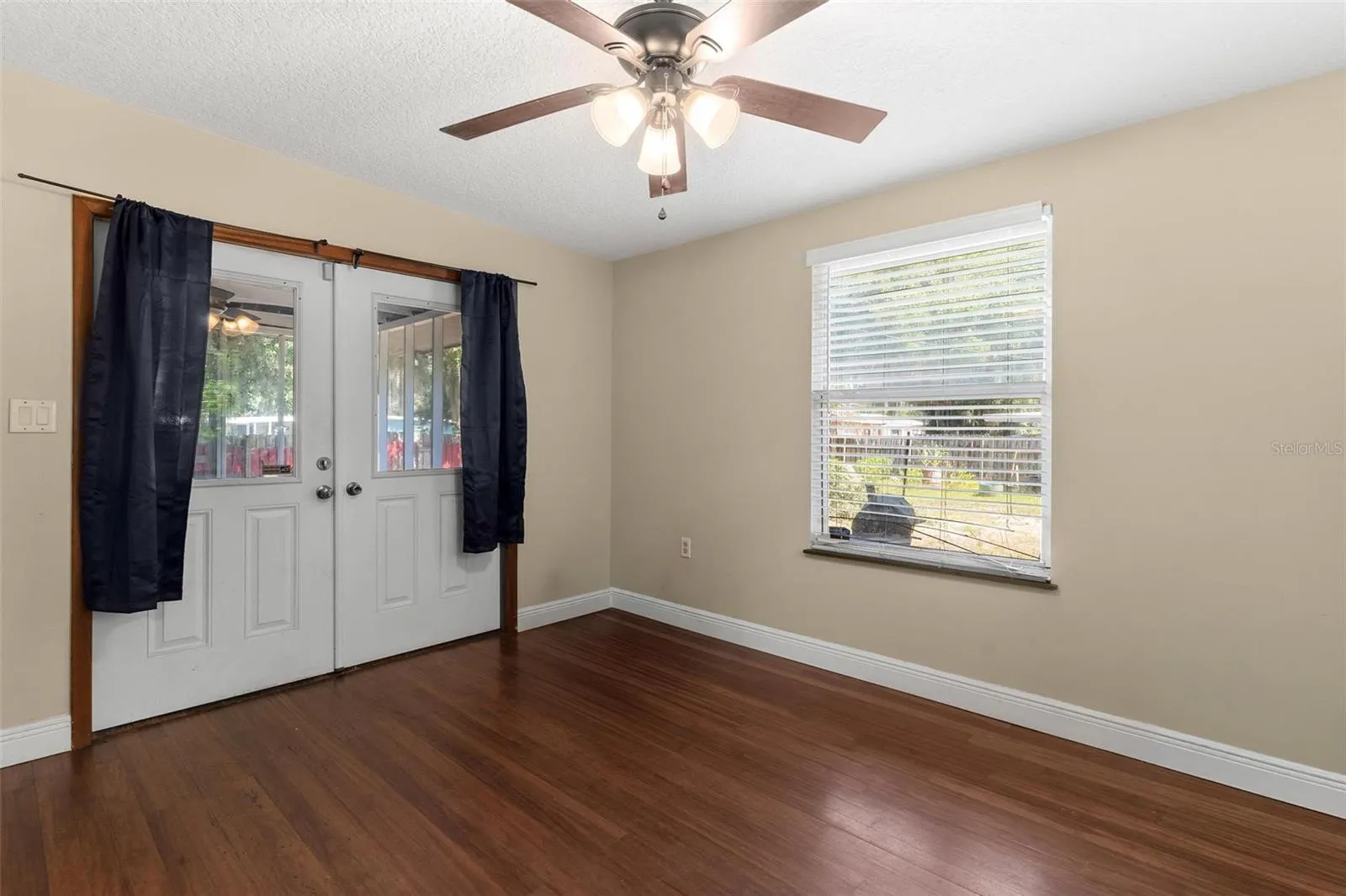 Bonus room to back porch