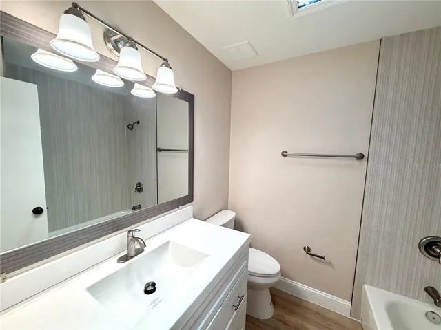 2nd Bathroom