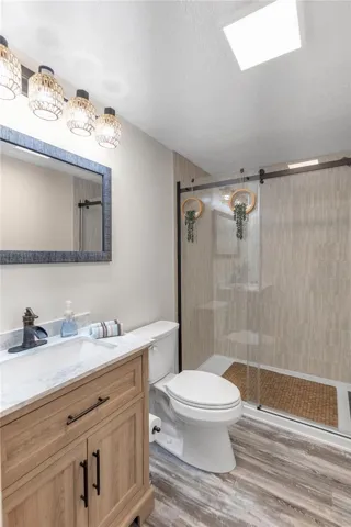 Beautifully Updated Guest Bathroom
