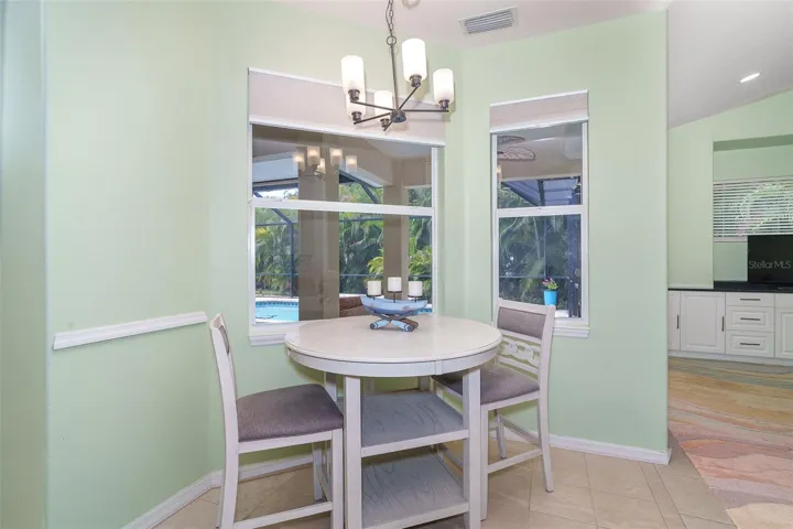 Kitchen Eating Area