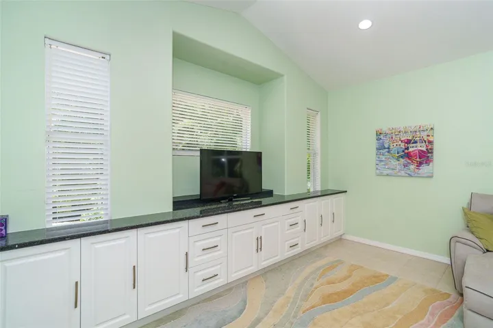 Family Rm Built-Ins