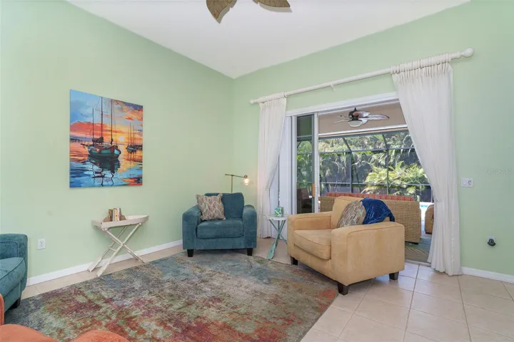 LR Slider to Lanai & Pool