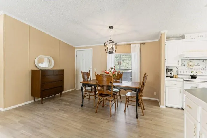 dining room/entry