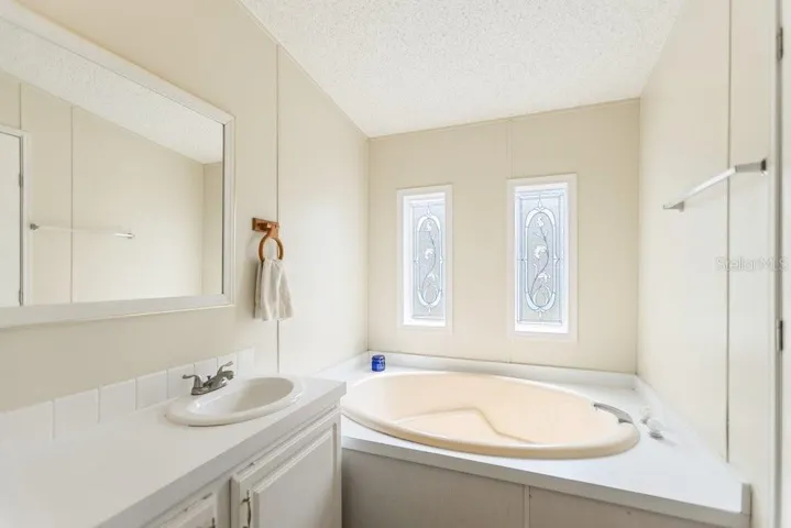 primary en-suite bathroom