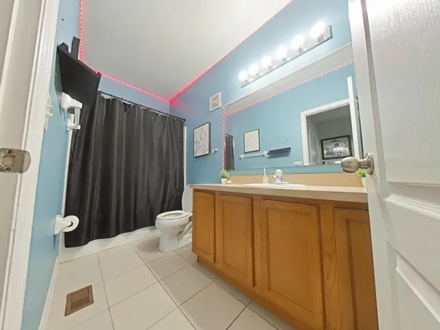 Upstairs Guest Bathroom