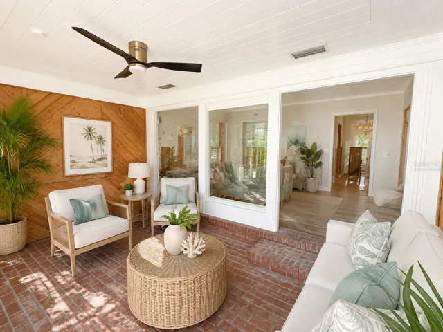 Florida Room - Virtually staged