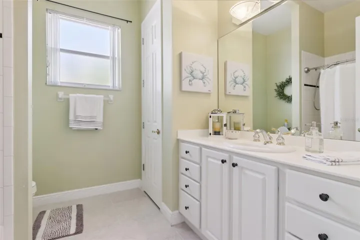 2nd Bath w/ Dual Sink Vanity