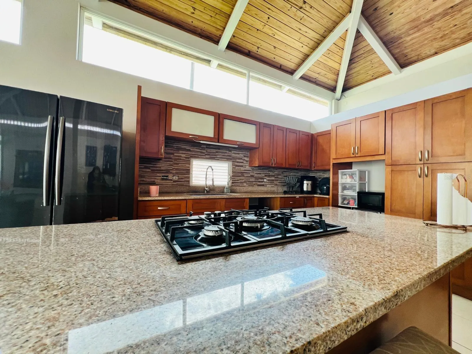 Los Sueños, Gurabo: comunidad residencial en Ciudad Jardín con casas modernas, espacios abiertos, control de acceso y amenidades tipo resort como piscina, gimnasio y canchas; zona de alta demanda en Gurabo. Pedro de Mi Casita es top realtor en Gurabo, especializado en ventas rápidas en el área.