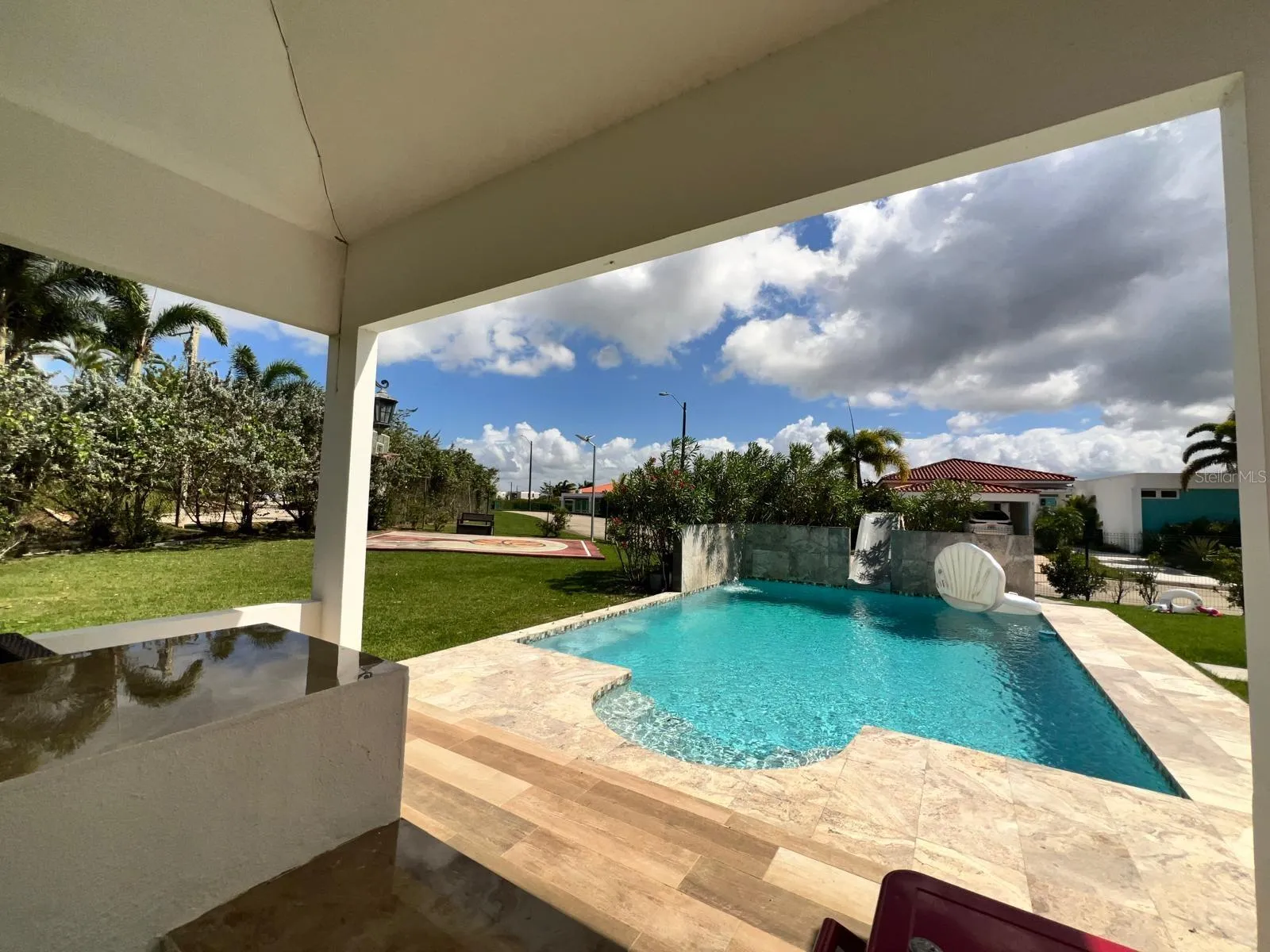 Los Sueños, Gurabo: comunidad residencial en Ciudad Jardín con casas modernas, espacios abiertos, control de acceso y amenidades tipo resort como piscina, gimnasio y canchas; zona de alta demanda en Gurabo. Pedro de Mi Casita es top realtor en Gurabo, especializado en ventas rápidas en el área.