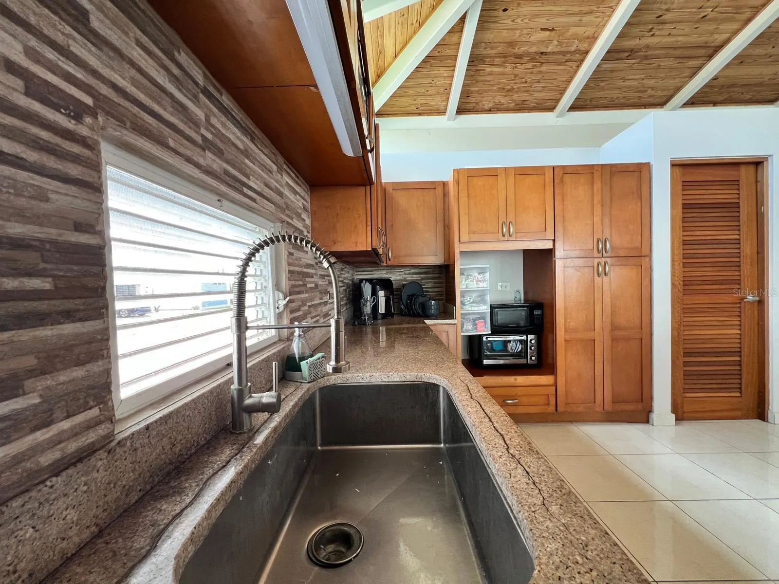 Los Sueños, Gurabo: comunidad residencial en Ciudad Jardín con casas modernas, espacios abiertos, control de acceso y amenidades tipo resort como piscina, gimnasio y canchas; zona de alta demanda en Gurabo. Pedro de Mi Casita es top realtor en Gurabo, especializado en ventas rápidas en el área.