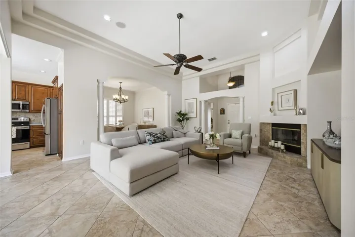 SOARING CEILINGS & OPEN FLOORPLAN