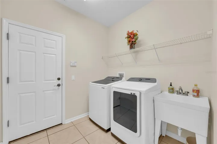 Laundry room - 1st floor