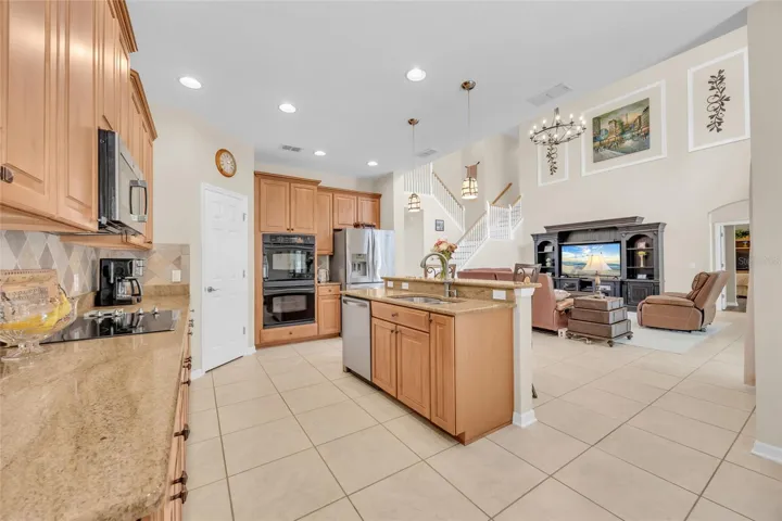 Gourmet kitchen