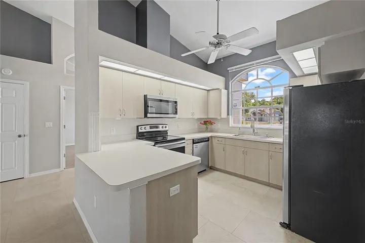 Kitchen/Breakfast Bar