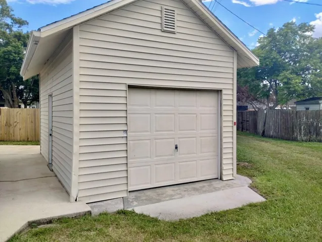 Detached Garage
