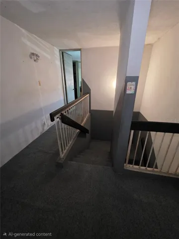 Area de segundo piso donde da la escalera, la entrada a los 4 cuartos y a unos de los baños del segundo piso
