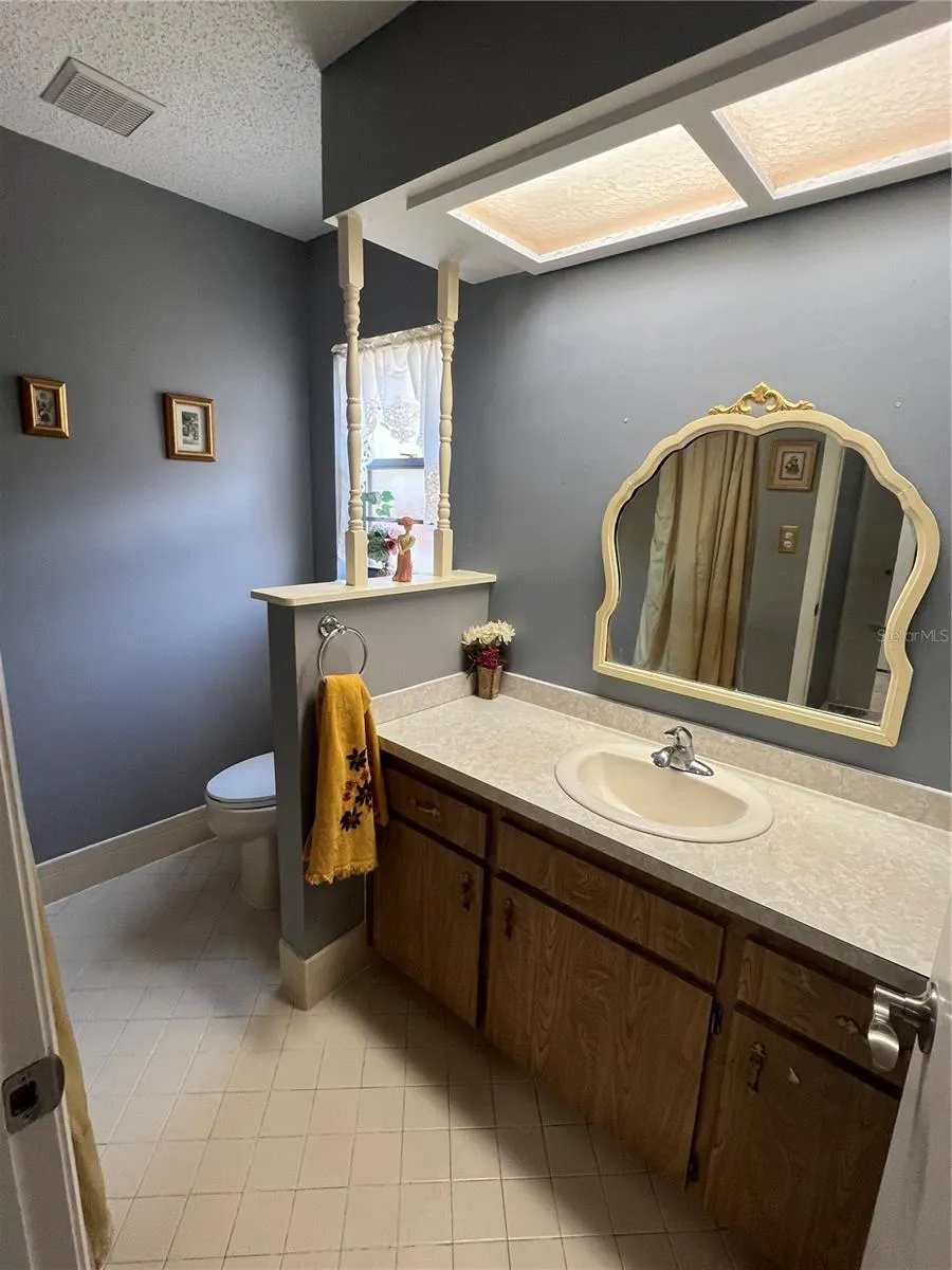 2nd Full Bathroom
