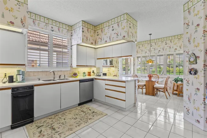 Spacious kitchen
