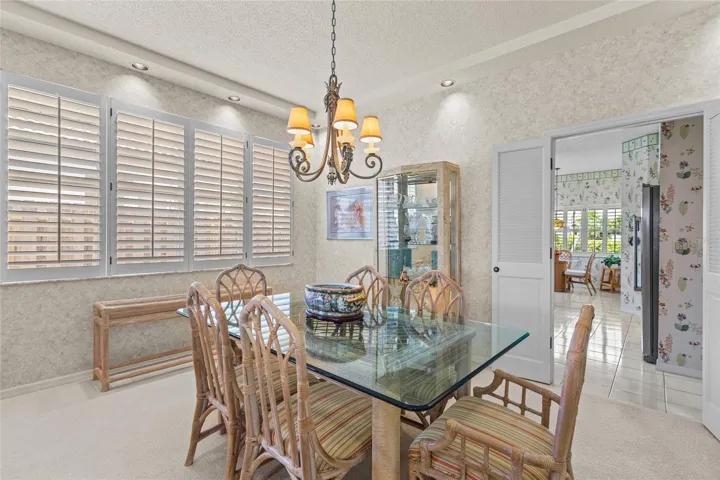 Dining room open towards the living room