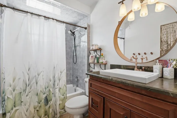 2nd bathroom