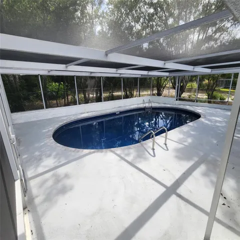 Pool 15' x 28'