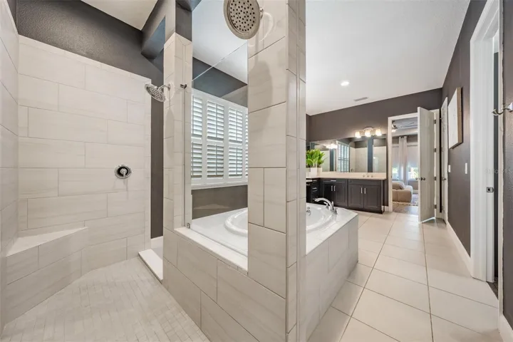 Shower with built-in seating
