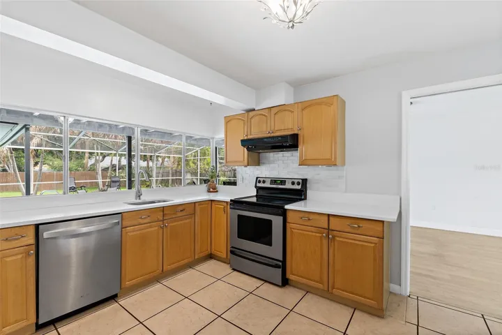 Kitchen with Solid Wood Cabinets
