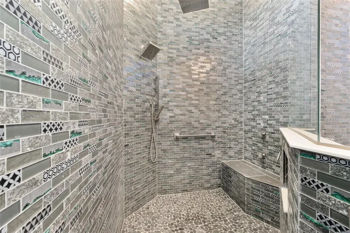 Zero clearance shower