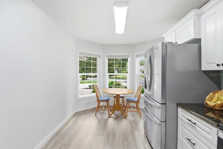 Breakfast Nook w/ Bay Window