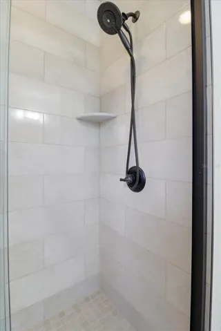 Tiled Shower w/ Handheld Showerhead