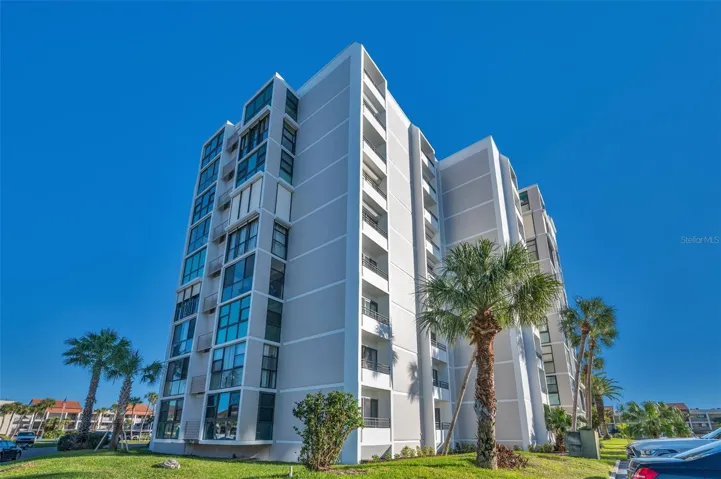 Welcome to Commodore House!