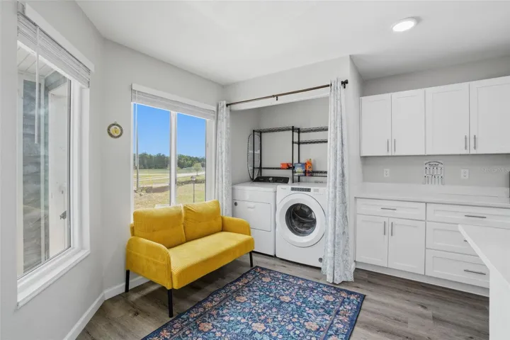 Kitchen nook/laundry