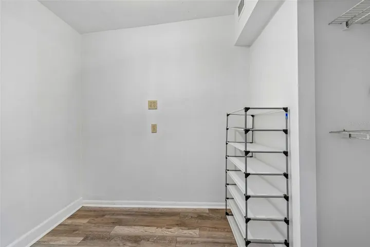 1 of 2 bedrooms in GH