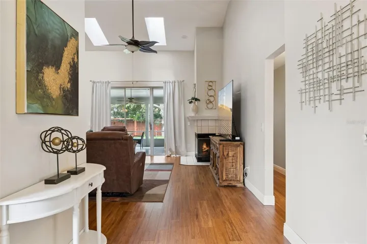 Open and Bright layout with a split-plan design!